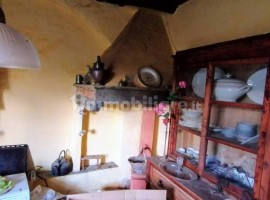 Vendita Casa colonica San Casciano in Val di Pesa. Da ristrutturare, posto auto, 115 m², rif. 109601