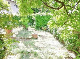 Vendita Casa colonica San Casciano in Val di Pesa. Da ristrutturare, posto auto, 115 m², rif. 109601