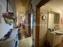 Vendita Appartamento in via Nino Bixio. Firenze. Buono stato, primo piano, con balcone, riscaldament, Italia, Firenze