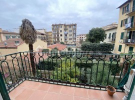 Vendita Appartamento in via Nino Bixio. Firenze. Buono stato, primo piano, con balcone, riscaldament, Italia, Firenze