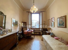 Vendita Appartamento in via Nino Bixio. Firenze. Buono stato, primo piano, con balcone, riscaldament, Italia, Firenze