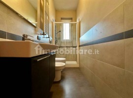 Vendita Appartamento Firenze. Quadrilocale in via Faliero Vezzani. Ottimo stato, quarto piano, con b, Italia, Firenze