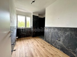 Vendita Appartamento Firenze. Trilocale in via Stuparich ,30. Ottimo stato, primo piano, posto auto,, Italia, Firenze