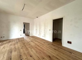 Vendita Appartamento Firenze. Trilocale in via Stuparich ,30. Ottimo stato, primo piano, posto auto,, Italia, Firenze