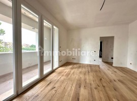 Vendita Appartamento Firenze. Trilocale in via Stuparich ,30. Ottimo stato, primo piano, posto auto,, Italia, Firenze