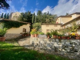 Vendita Casa colonica in via Dante da Castiglione Sesto Fiorentino. Buono stato, posto auto, 568 m²,, Italia, Sesto Fiorentino