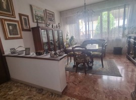 Vendita Appartamento Firenze. Buono stato, primo piano, con balcone, riscaldamento autonomo, rif. 11, Italia, Firenze