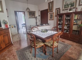 Vendita Appartamento Firenze. Buono stato, primo piano, con balcone, riscaldamento autonomo, rif. 11, Italia, Firenze