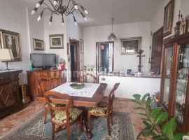 Vendita Appartamento Firenze. Buono stato, primo piano, con balcone, riscaldamento autonomo, rif. 11, Italia, Firenze