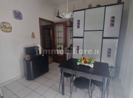 Vendita Appartamento Firenze. Buono stato, primo piano, con balcone, riscaldamento autonomo, rif. 11, Italia, Firenze