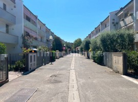 Vendita Villa a schiera in via di Limite 128 Campi Bisenzio. Posto auto, con terrazza, 170 m², rif. 