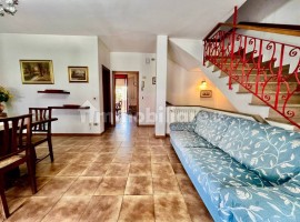 Vendita Villa a schiera in via di Limite 128 Campi Bisenzio. Posto auto, con terrazza, 170 m², rif. 