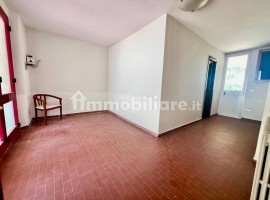 Vendita Villa a schiera in via di Limite 128 Campi Bisenzio. Posto auto, con terrazza, 170 m², rif. 