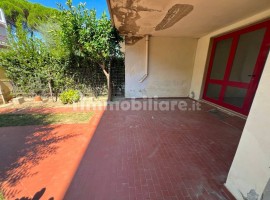 Vendita Villa a schiera in via di Limite 128 Campi Bisenzio. Posto auto, con terrazza, 170 m², rif. 