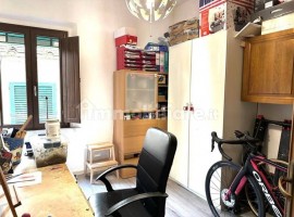 Vendita Appartamento in via Cavour. Empoli. Buono stato, primo piano, con balcone, riscaldamento aut