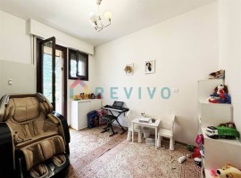 Vendita Appartamento in via Dante da Castiglione. Firenze. Buono stato, secondo piano, con balcone, 