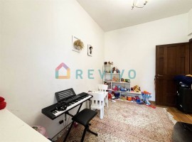 Vendita Appartamento in via Dante da Castiglione. Firenze. Buono stato, secondo piano, con balcone, 