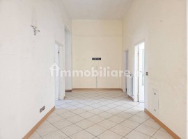 Vendita Appartamento Firenze. Quadrilocale in via Aretina 236. Da ristrutturare, primo piano, con ba, Italia, Firenze