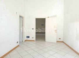 Vendita Appartamento Firenze. Quadrilocale in via Aretina 236. Da ristrutturare, primo piano, con ba, Italia, Firenze