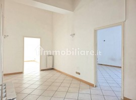 Vendita Appartamento Firenze. Quadrilocale in via Aretina 236. Da ristrutturare, primo piano, con ba, Italia, Firenze