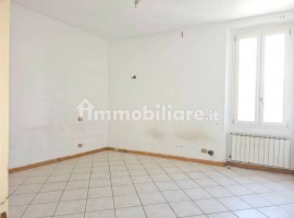 Vendita Appartamento Firenze. Quadrilocale in via Aretina 236. Da ristrutturare, primo piano, con ba, Italia, Firenze