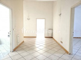 Vendita Appartamento Firenze. Quadrilocale in via Aretina 236. Da ristrutturare, primo piano, con ba, Italia, Firenze