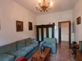 Vendita Appartamento Firenze. Quadrilocale in via Medardo Rosso. Buono stato, primo piano, con terra