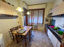 Vendita Appartamento in via Kassel. Firenze. Da ristrutturare, primo piano, con balcone, riscaldamen, Italia, Firenze