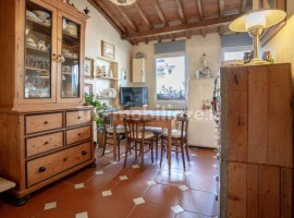 Vendita Appartamento Firenze. Bilocale in via Romana. Buono stato, quarto piano, riscaldamento auton, Italia, Firenze