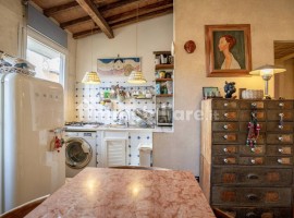 Vendita Appartamento Firenze. Bilocale in via Romana. Buono stato, quarto piano, riscaldamento auton, Italia, Firenze