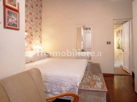 Vendita Appartamento Firenze. Bilocale in via Romana. Buono stato, quarto piano, riscaldamento auton, Italia, Firenze