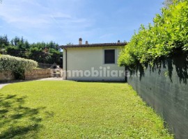 Vendita Villa unifamiliare in via Gabriele D'Annunzio Firenze. Ottimo stato, posto auto, riscaldamen