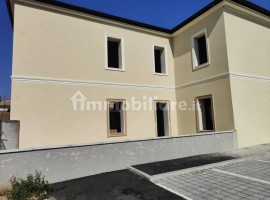 Vendita Appartamento Campi Bisenzio. Trilocale in via San Cresci. Nuovo, piano rialzato, posto auto,