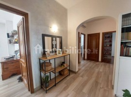 Vendita Appartamento in via Odorico da Pordenone. Firenze. Ottimo stato, secondo piano, con balcone,