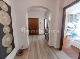 Vendita Appartamento in via Odorico da Pordenone. Firenze. Ottimo stato, secondo piano, con balcone,