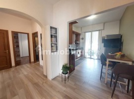 Vendita Appartamento in via Odorico da Pordenone. Firenze. Ottimo stato, secondo piano, con balcone,