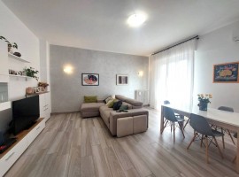 Vendita Appartamento in via Odorico da Pordenone. Firenze. Ottimo stato, secondo piano, con balcone,