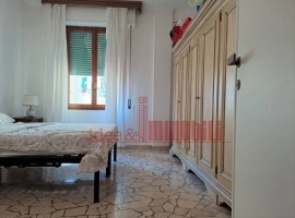 Vendita Appartamento in via Giandomenico Romagnosi. Firenze. Buono stato, secondo piano, con terrazz, Italia, Firenze