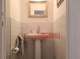 Vendita Appartamento in via Giandomenico Romagnosi. Firenze. Buono stato, secondo piano, con terrazz, Italia, Firenze