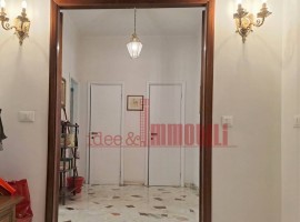 Vendita Appartamento in via Giandomenico Romagnosi. Firenze. Buono stato, secondo piano, con terrazz, Italia, Firenze