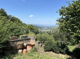 Vendita Villa unifamiliare in frazione Santa Lucia 9 Dicomano. Buono stato, posto auto, con terrazza