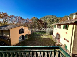 Vendita Casa colonica in Strada Provinciale Alto Valdarno Reggello. Ottimo stato, posto auto, 478 m², Italia, Reggello