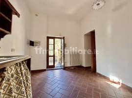 Vendita Casa colonica in Strada Provinciale Alto Valdarno Reggello. Ottimo stato, posto auto, 478 m², Italia, Reggello