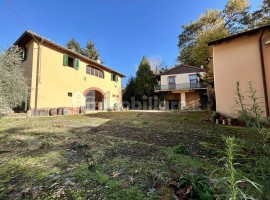 Vendita Casa colonica in Strada Provinciale Alto Valdarno Reggello. Ottimo stato, posto auto, 478 m², Italia, Reggello