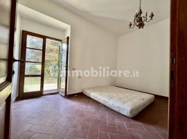 Vendita Casa colonica in Strada Provinciale Alto Valdarno Reggello. Ottimo stato, posto auto, 478 m², Italia, Reggello