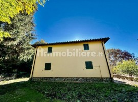 Vendita Casa colonica in Strada Provinciale Alto Valdarno Reggello. Ottimo stato, posto auto, 478 m², Italia, Reggello