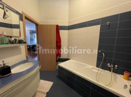 Vendita Appartamento Firenze. Quadrilocale in via Circondaria 57. Ottimo stato, quarto piano, posto 