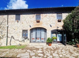 Vendita Casa colonica in via di Rosano 198 Bagno a Ripoli. Buono stato, posto auto, 310 m², rif. 101