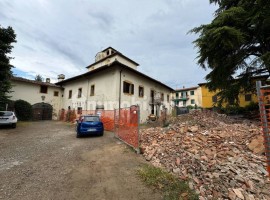 Vendita Terratetto plurifamiliare in via Pisana 645 Scandicci. Ottimo stato, posto auto, riscaldamen