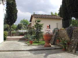 Vendita Casa colonica in via di Mosciano Scandicci. Ottimo stato, posto auto, 1400 m², rif. 92247980